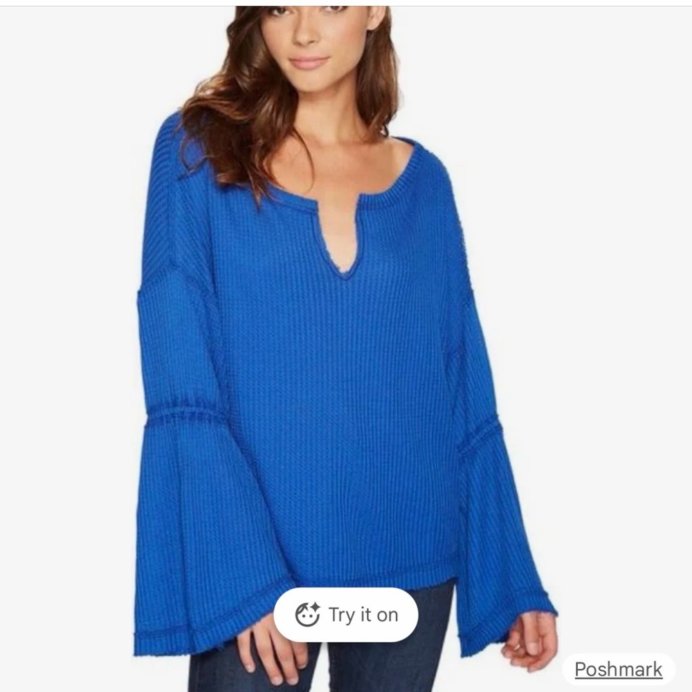 FREE PEOPLE WE THE FREE DAHLIA V-NECK BELL-SLEEVE THERMAL TOP SAPPHIRE SMALL